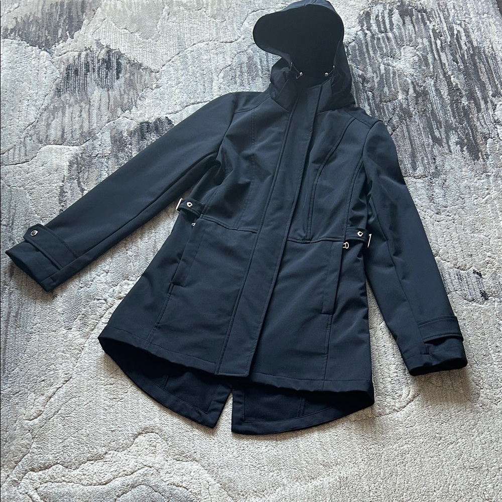Tommy Hilfiger Women's Black Casual Jacket/sits below bum